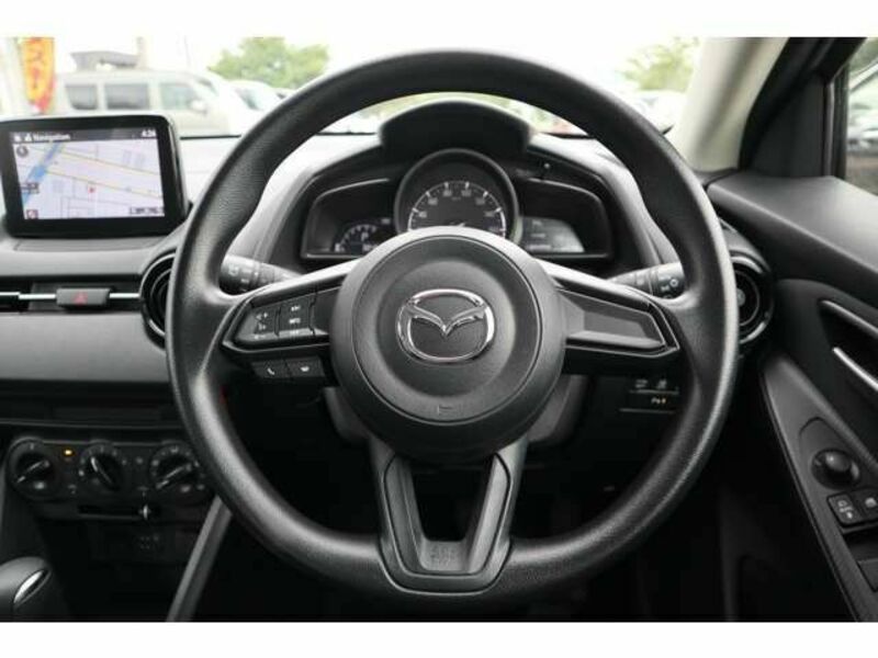 MAZDA2-4