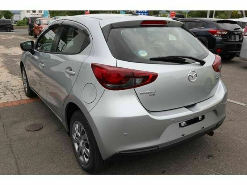 MAZDA2-4