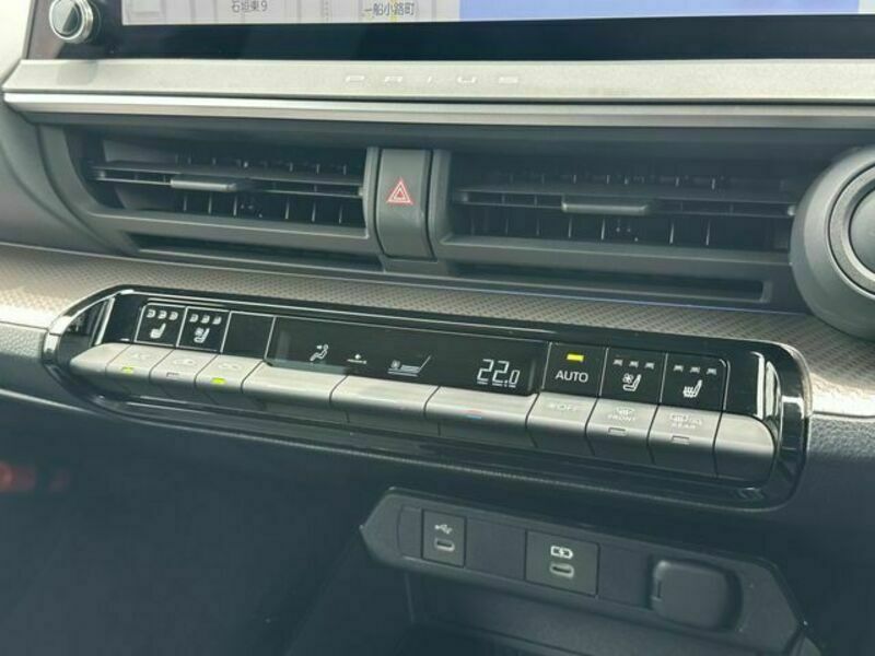 PRIUS-11