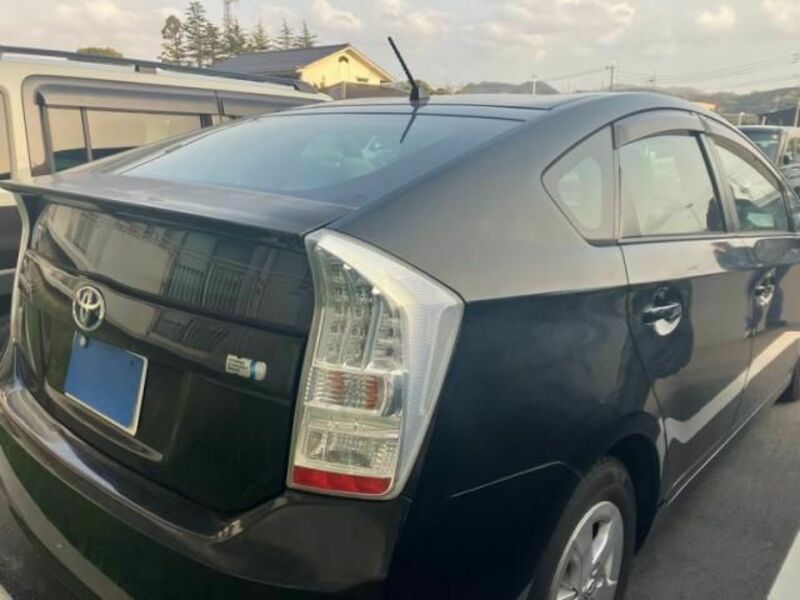 PRIUS-3