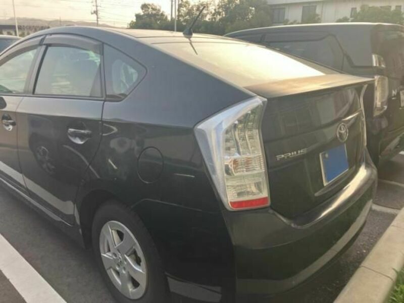 PRIUS-4
