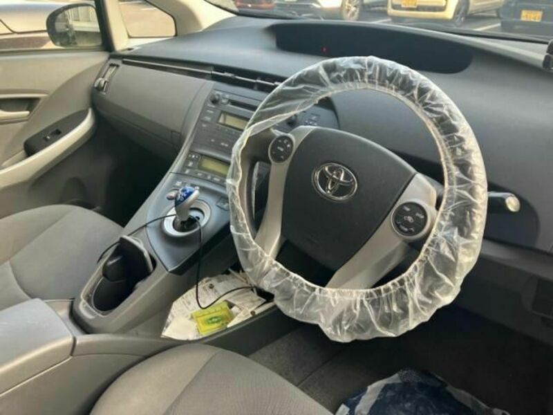 PRIUS-10