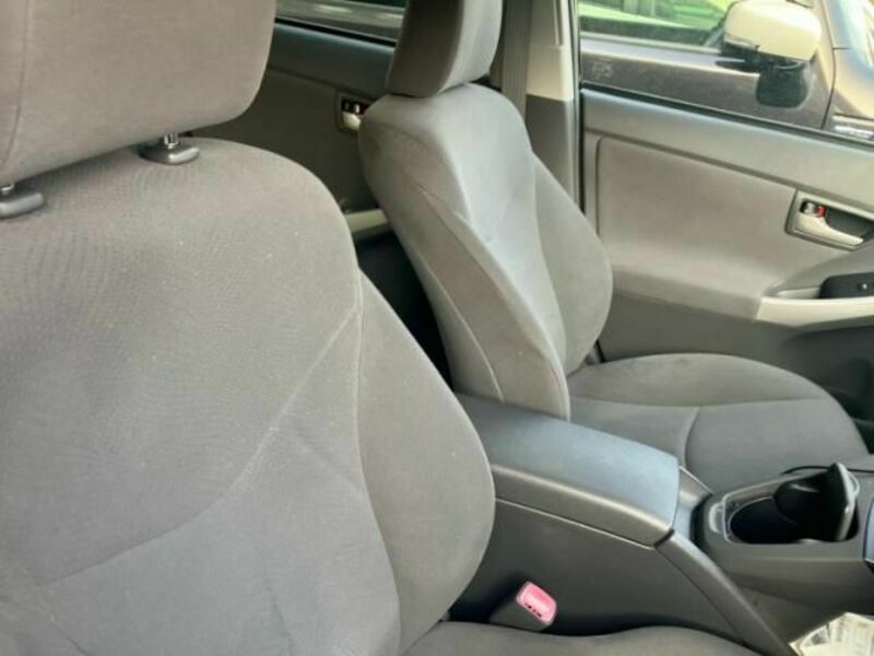 PRIUS-12
