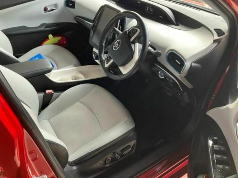 PRIUS PHV