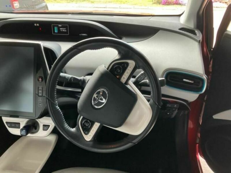 PRIUS PHV