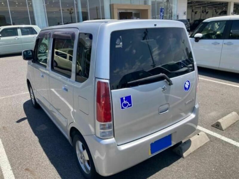 WAGON R