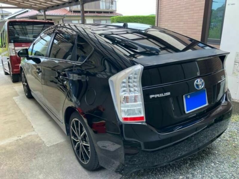 PRIUS-1