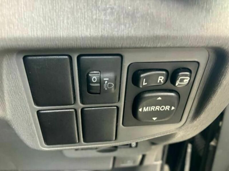 PRIUS-11