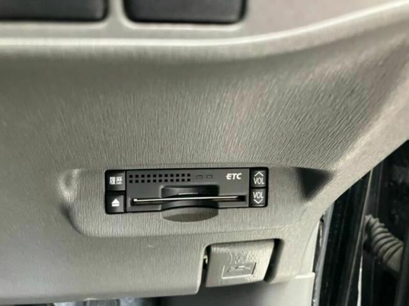 PRIUS-12