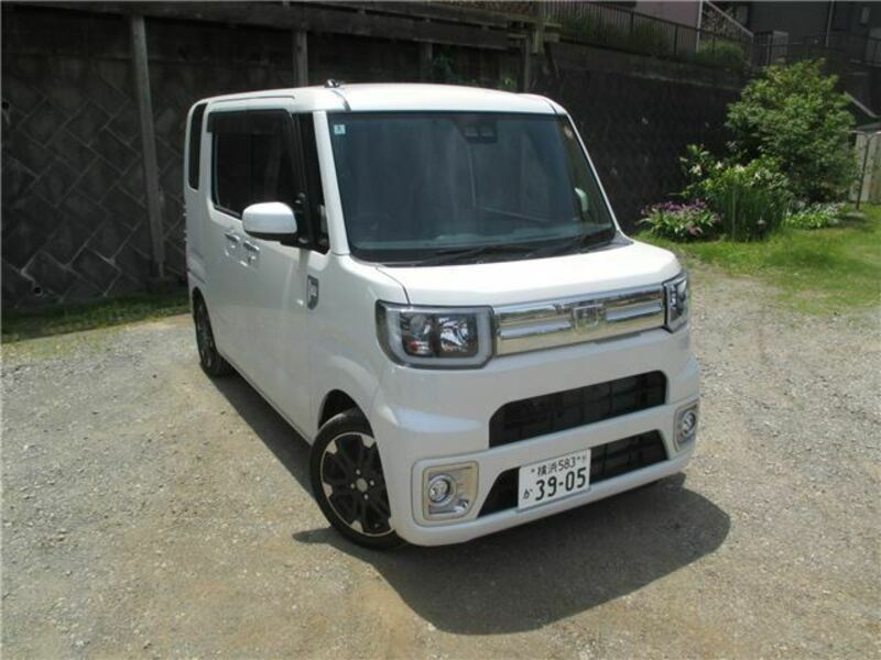 DAIHATSU WAKE