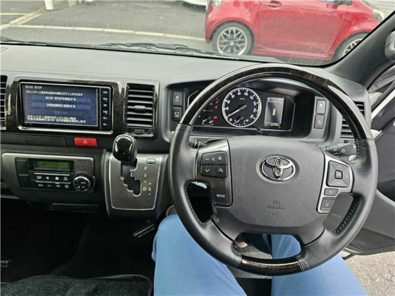 HIACE VAN