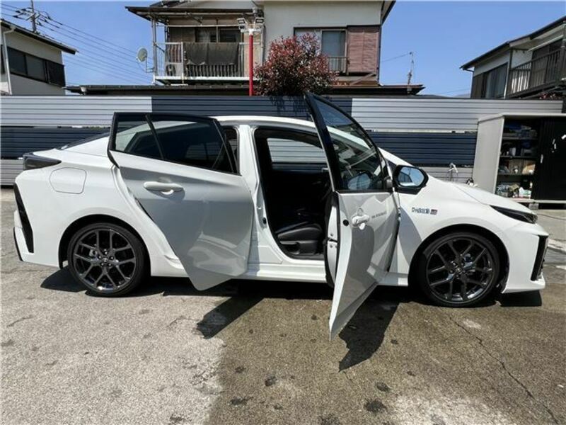 PRIUS PHV