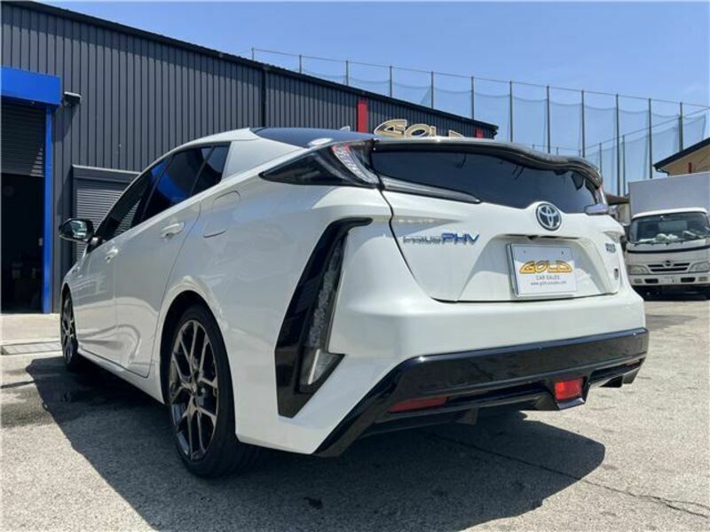 PRIUS PHV