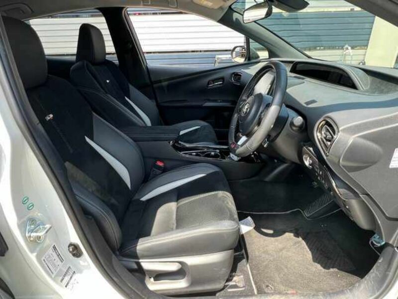 PRIUS PHV
