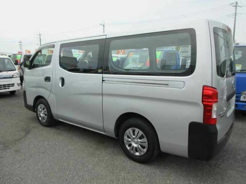 NV350 CARAVAN-14