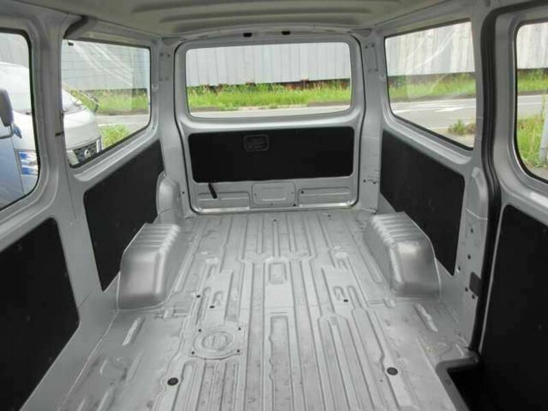 NV350 CARAVAN-18