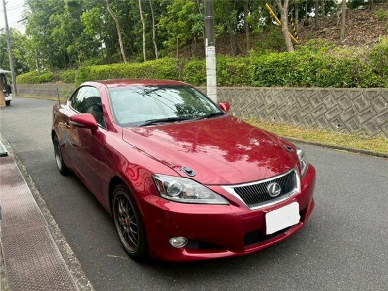 LEXUS IS