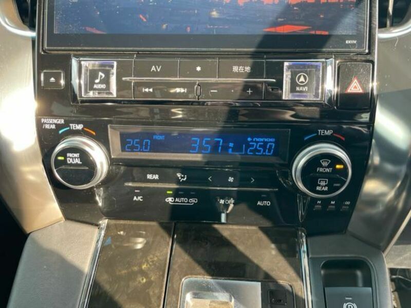 VELLFIRE-27