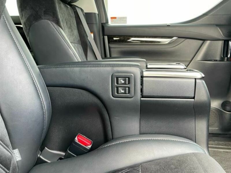 VELLFIRE-44