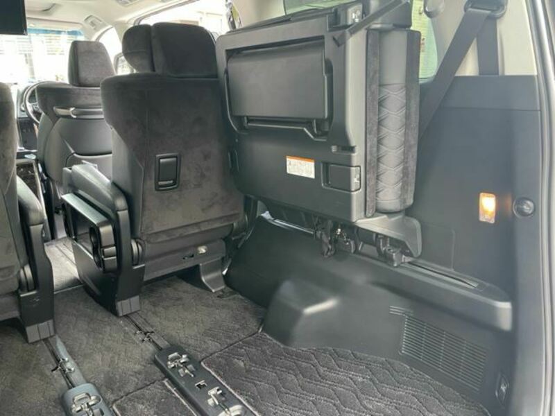 VELLFIRE-49