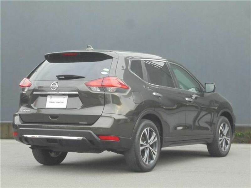 X-TRAIL-1