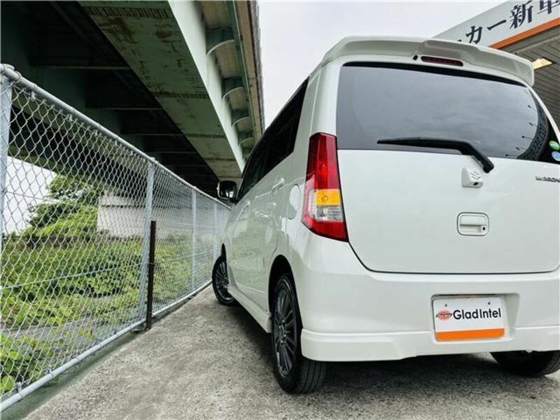 WAGON R-8