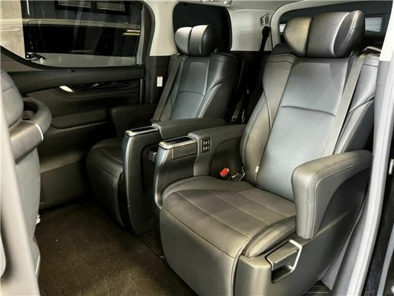VELLFIRE-36