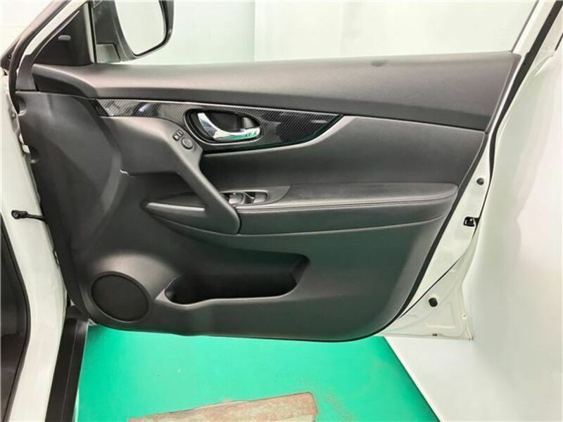 X-TRAIL-42