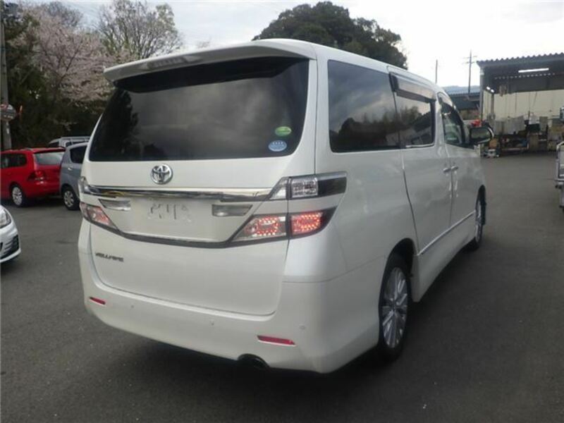 VELLFIRE-1
