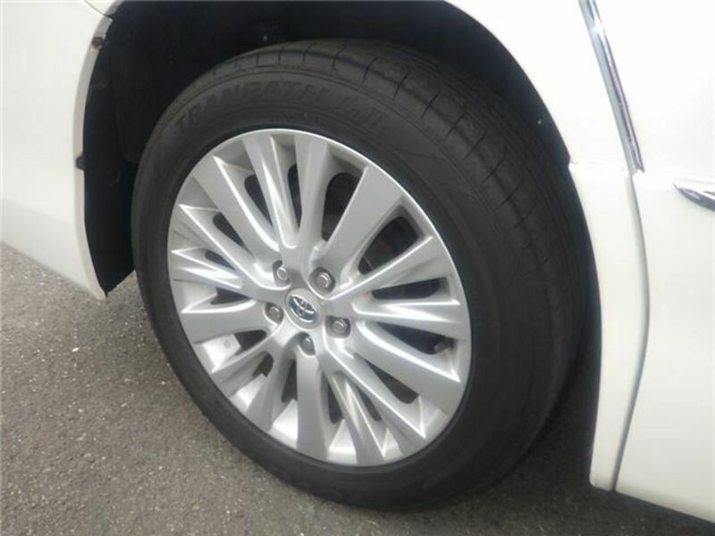 VELLFIRE-13