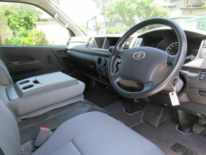 HIACE VAN-16