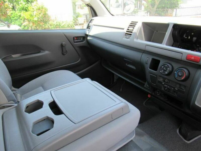HIACE VAN-18