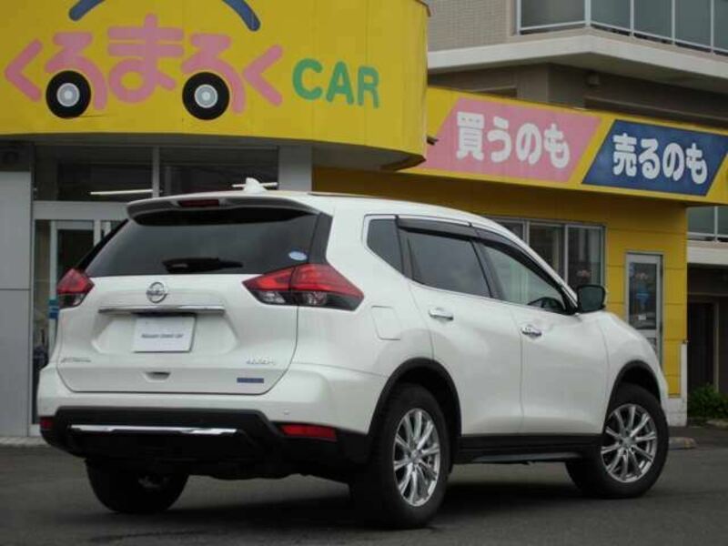 X-TRAIL-1