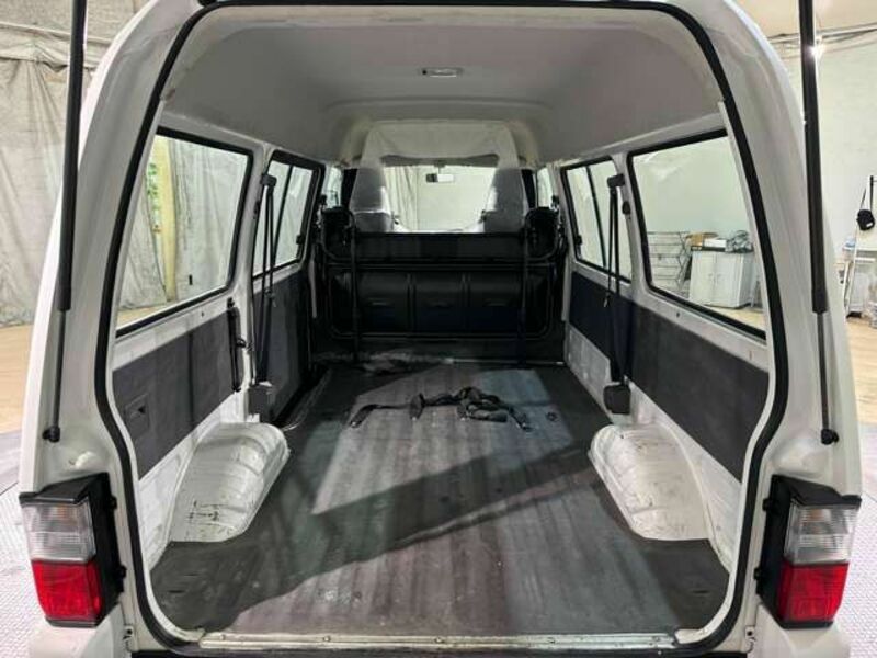 BONGO VAN-15