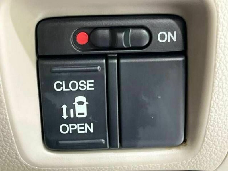 N BOX