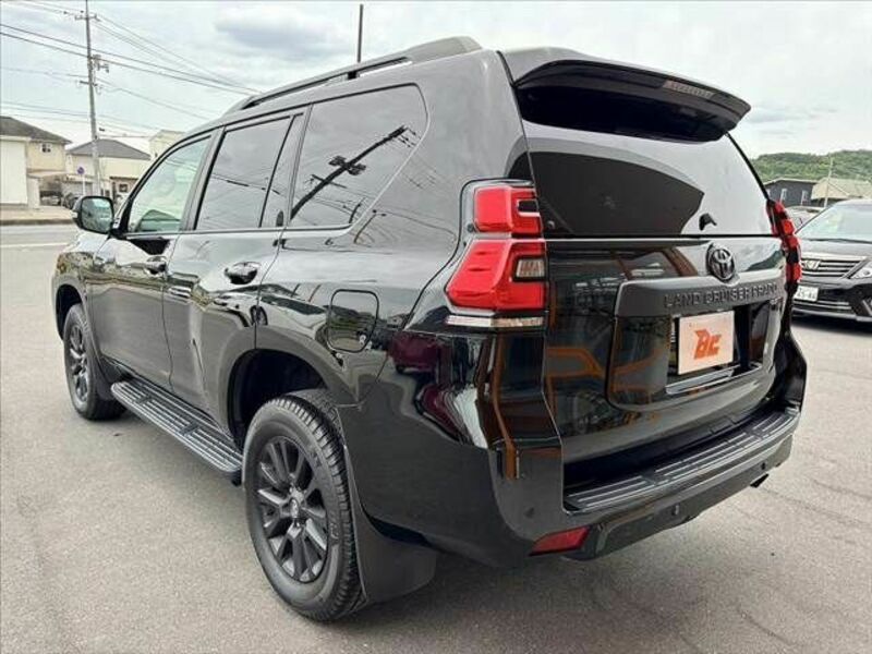 LAND CRUISER PRADO-12
