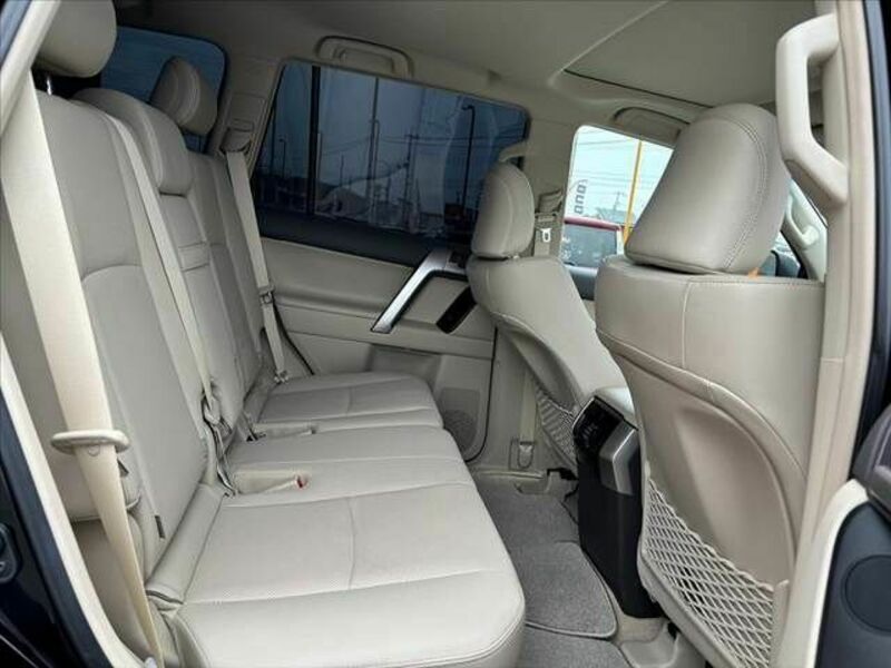 LAND CRUISER PRADO-16