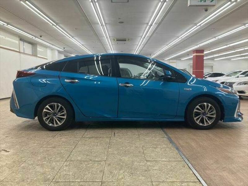 PRIUS PHV