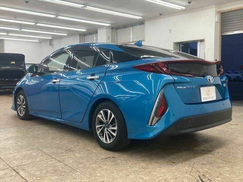 PRIUS PHV