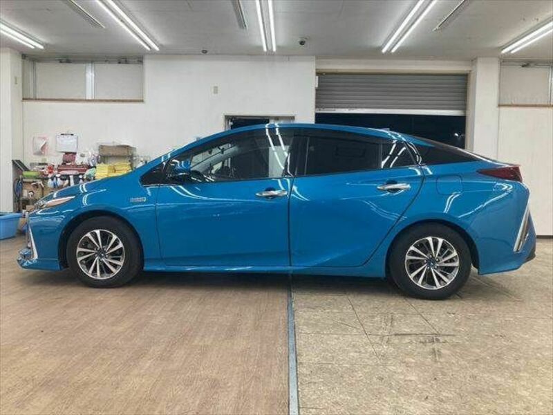 PRIUS PHV