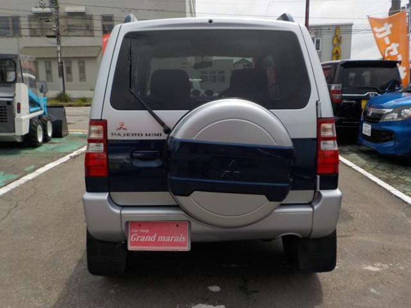 PAJERO MINI