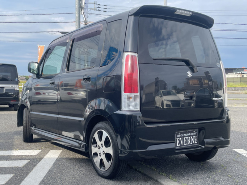WAGON R-18