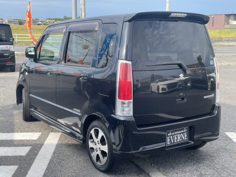 WAGON R-19