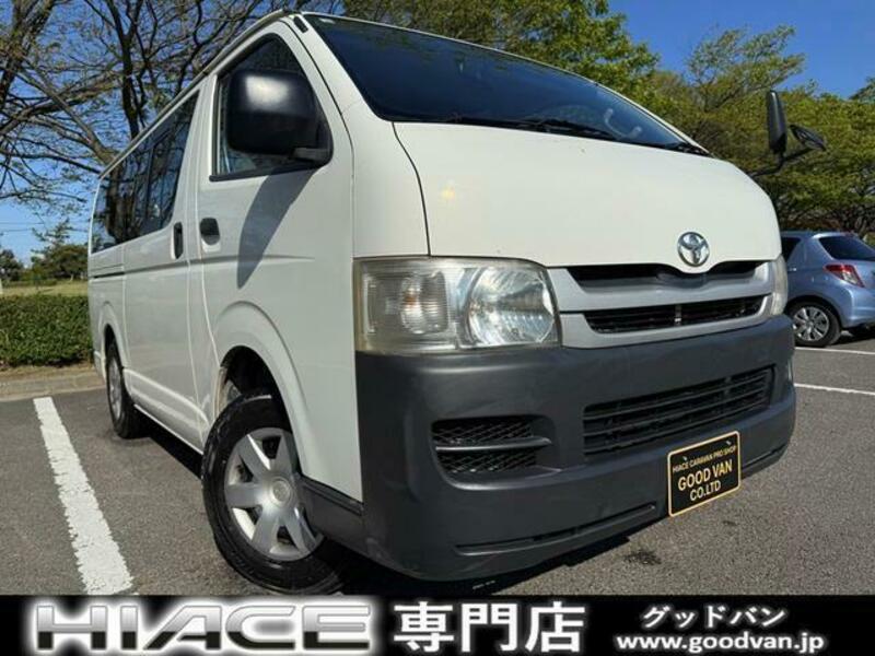 TOYOTA HIACE VAN