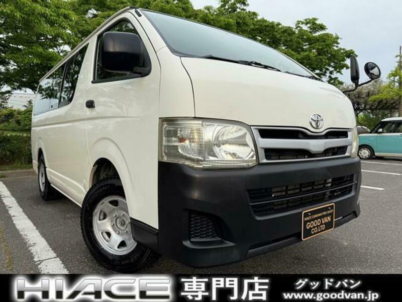 TOYOTA HIACE VAN