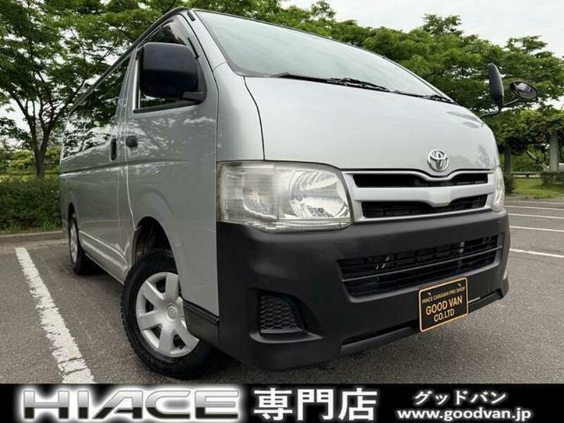TOYOTA HIACE VAN
