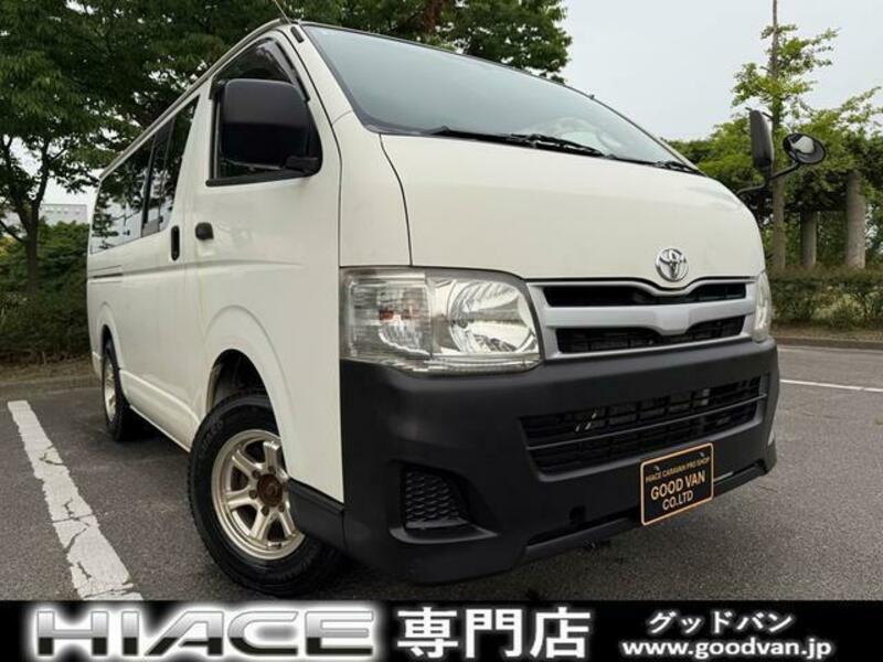 TOYOTA HIACE VAN
