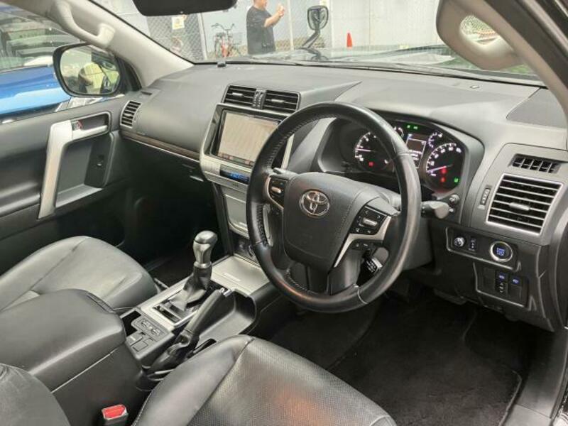 LAND CRUISER PRADO-6