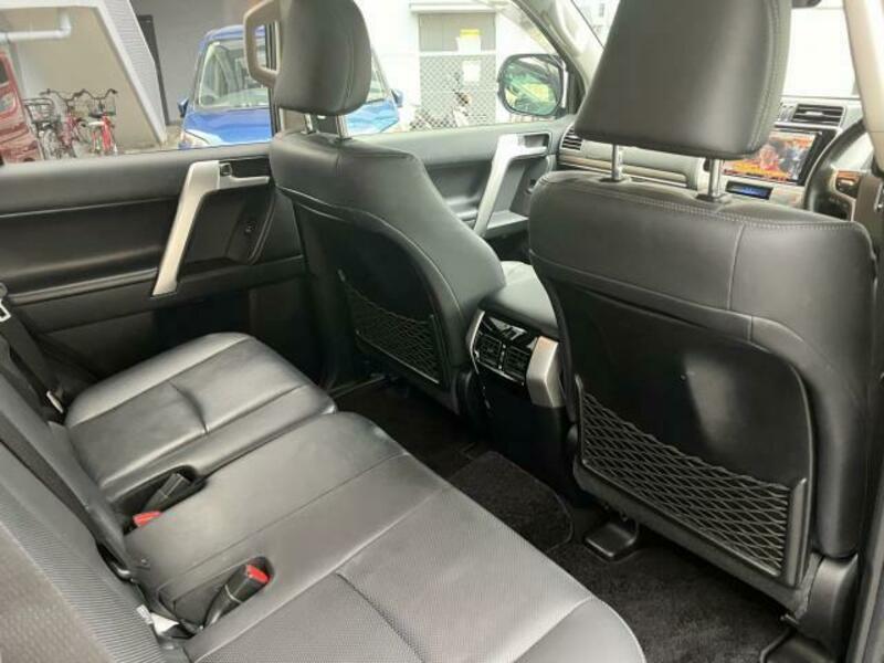LAND CRUISER PRADO-12