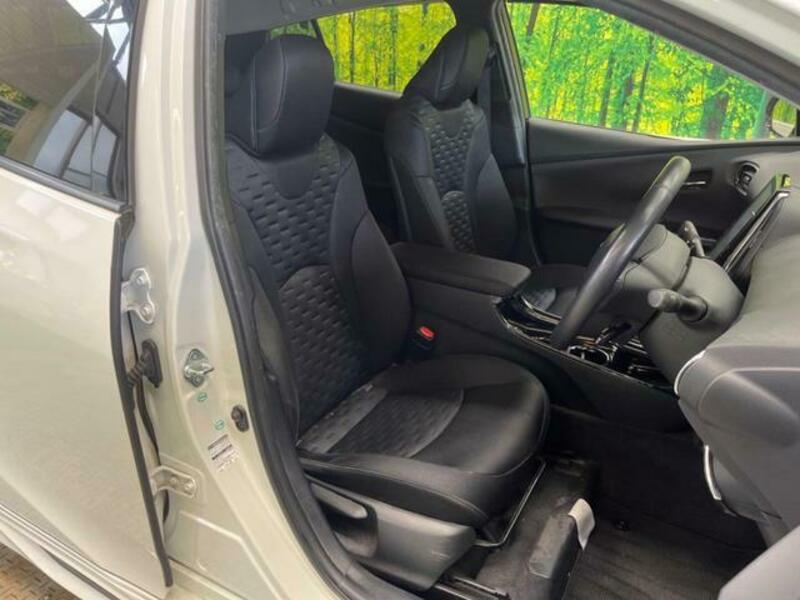 PRIUS PHV-8